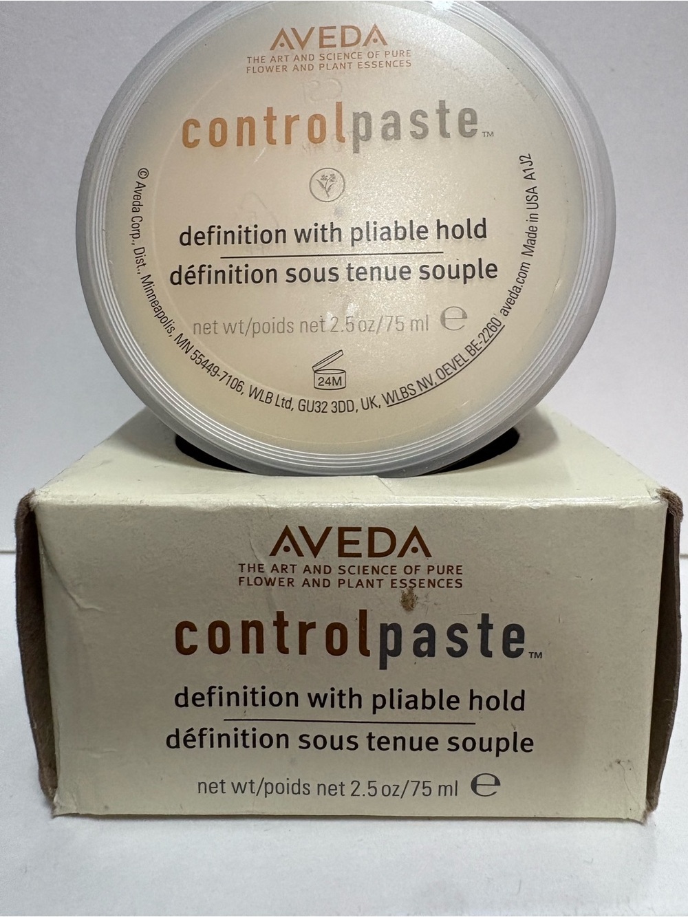 AVEDA Control Paste Definition with pliable hold — Cream and Brown
